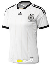 Top thai,Germany home shirts 13/14,8#OZIL,19#GOTZE,13#MULLER 价格:68.00