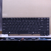 8600B建兴海尔神舟方正19V 4.74A笔记本电源