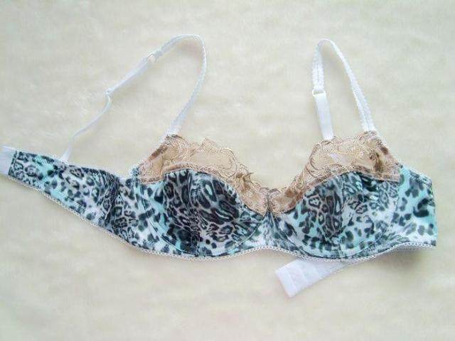 <em>75C文胸</em>俏佳人 超薄<em>文胸</em>玫红色质感净版薄款