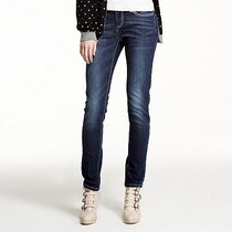 <p style="width:360px;">修身窄脚牛仔裤W244 牛仔蓝 价格:284.00