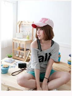 求,只对你有感觉mv 里面 hebe 穿的灰色衣服。