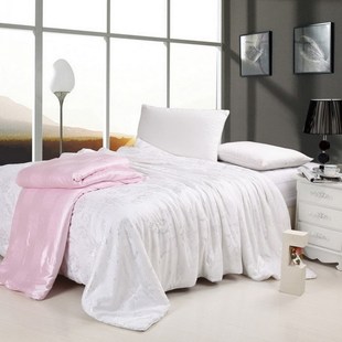 我在杭州想买蚕丝被,看到瑞得蚕丝被的广告,不