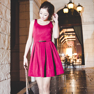 我想要买一条红色波点雪纺连衣裙 颜色有点老
