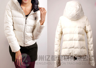 在店里看上一款<em>以纯</em>女式羽绒服,<em>小款</em> ,款号为1