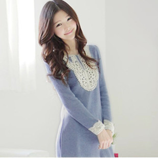 玫红色的中<em>长款</em>羽绒服<em>配什么</em>颜色的<em>毛衣</em>好看,