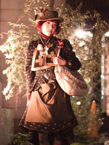 日本街拍<em>怎样</em>抓<em>出蓬松</em>感头发视频 随性<em>发型</em>成