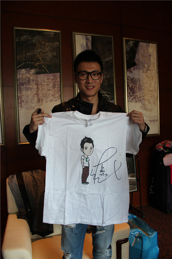 《<em>女人帮·妞儿蜜</em>》限量版签名 人物形象Q版 