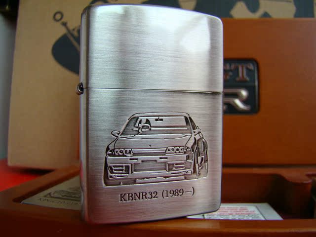 Зажигалка Zippo Оригинальные аутентичные подлинной Zippo зажигалка 1993 Nissan GT-r автомобиль деревянной коробке набор из трех Посвященным Чистая медь, Серебро Зажигалка Zippo Оригинальные аутентичные подлинной Zippo зажигалка 1993 Nissan GT-r автомобиль деревянной коробке набор из трех Посвященным Чистая медь, Серебро