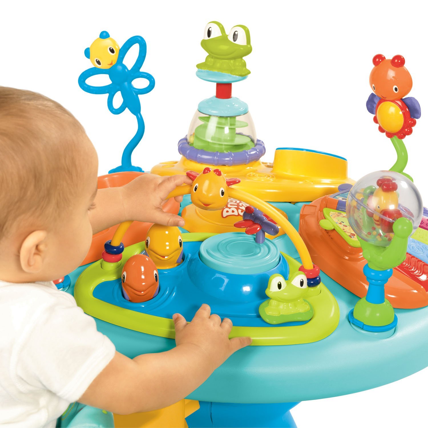 детский стол с игрушками