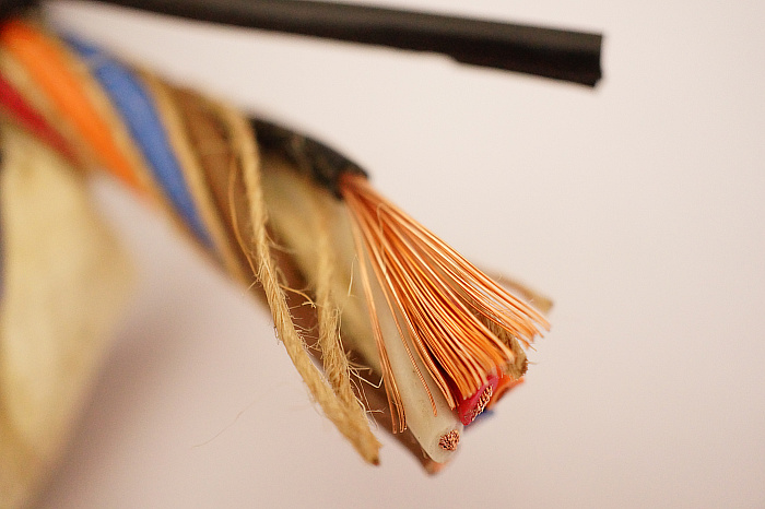 Inlet line / Japan Ancient river / furukawa   vctr flexibility Drag chain 6 core Twist 1.5 square Multicore Cable