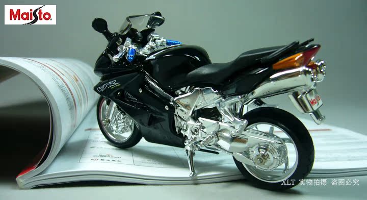 HONDA R VFR 2002合金摩托车模型 1:18东风