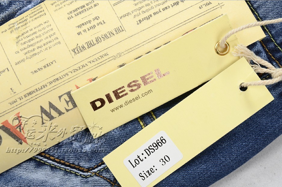 Джинсы мужские Diesel 966 Классическая джинсовая ткань 2013 Diesel Длинные брюки (длиной ниже щиколотки) Блестящая, Рваные, Обработано наждачной бумагой, Шлифованный край, Обшарпанные 2013 Молодежь Четыре времени года Много карманов Классическая джинсовая ткань Для отдыха