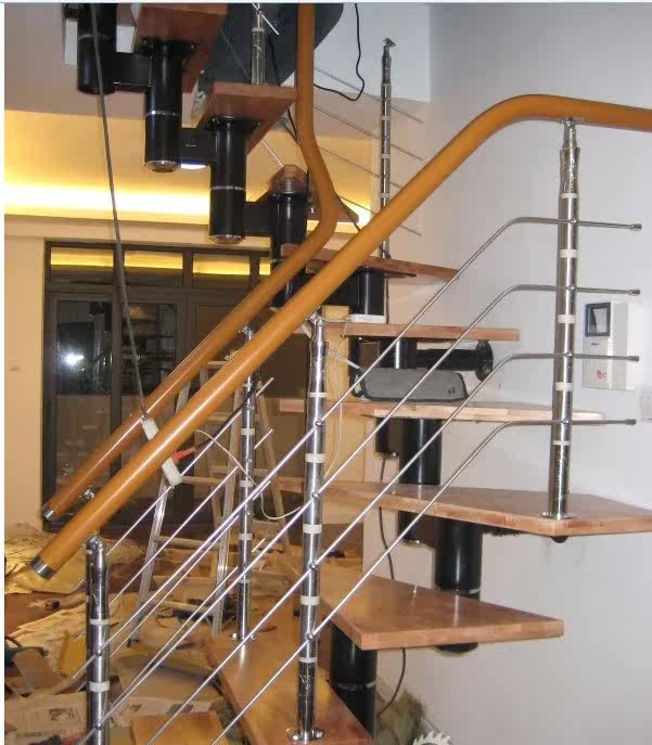 Косоуры 上海厂家直销豪华型龙骨钢木楼梯，全国十佳钢木楼梯，阁楼楼梯 BBK stairs