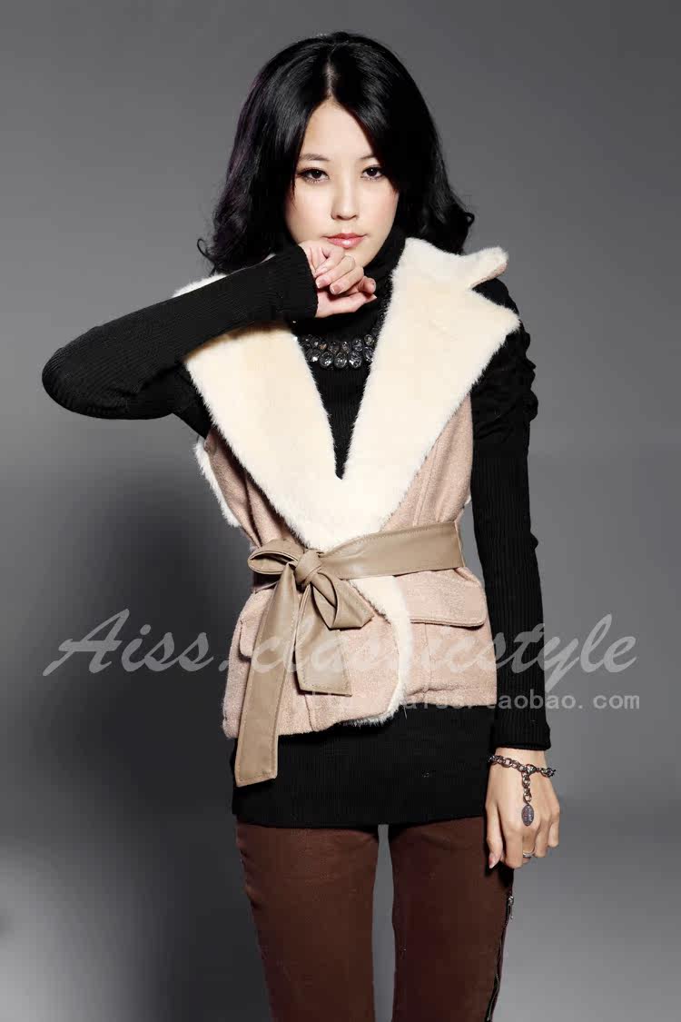 2011冬装新款女装 欧美帅气毛绒收腰<em>短款毛呢</em>