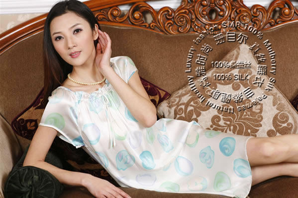 包邮 <em>珊目尔</em>100%<em>桑蚕丝</em>真丝<em>睡衣</em>红紫荆花SM