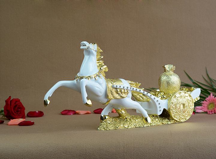Декоративные украшения 高档 工艺品家居摆设品 商务礼品 新房摆件马摆件品客厅装饰品 Европейский стиль Полимерный материал Декоративные украшения 高档 工艺品家居摆设品 商务礼品 新房摆件马摆件品客厅装饰品 Европейский стиль Полимерный материал
