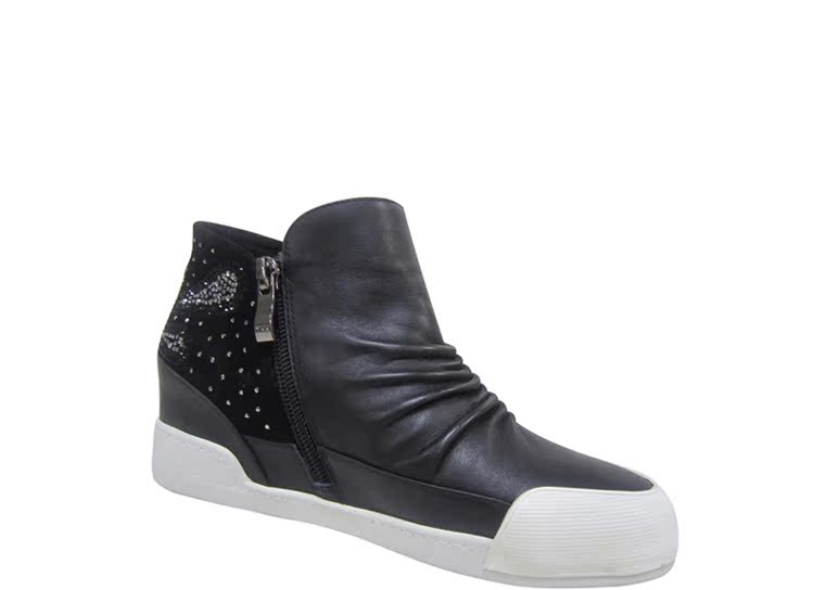 评价】圣恩熙 2011秋款 铆钉水钻内增高 女鞋