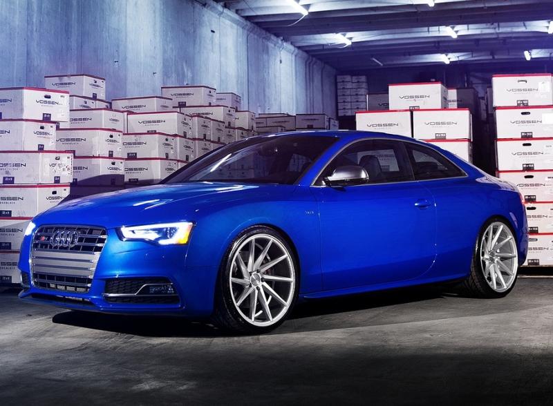 Темно синяя Audi a5 диски