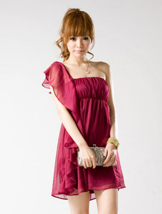 ���¸�ɫ����ѩ���������һ��������ȹ���¿�Ůװ