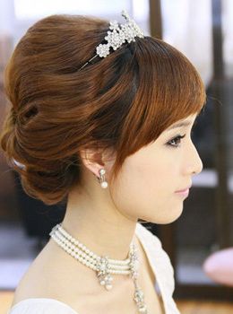 发型扮美:中日<em>长头发怎样</em>扎好看图混血美女9款