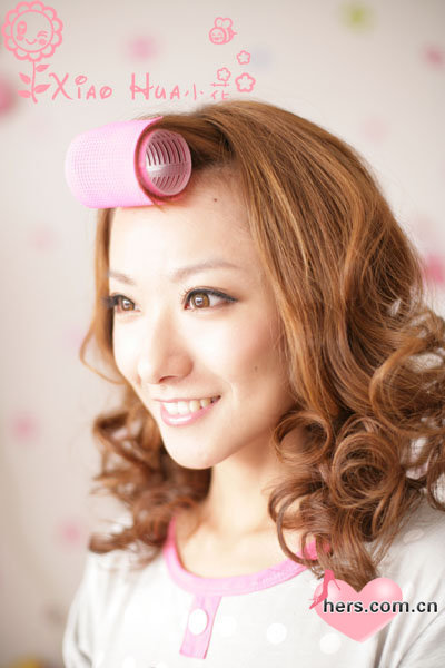 女生<em>烫发发型图片小花</em>可爱的卷发详细教程_fw