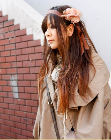 椭圆形脸<em>适合</em>的<em>发型</em>春日街拍帽子<em>发带</em>齐上阵_