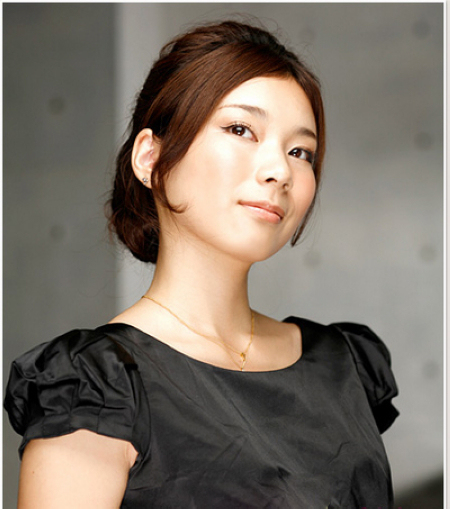 现代女性独立气质OL职业扎发