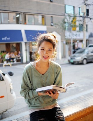 4大人气<em>中分梨花头发型</em>图片美女 10.1假期发型