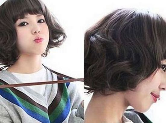 秒变<em>短发</em> 学韩MM戴假发<em>40岁女人</em>的<em>发型</em>装嫩_