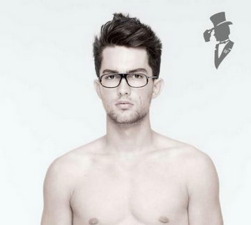 小编教韩国<em>发型梳</em>法你男生黑框平光眼镜搭配发